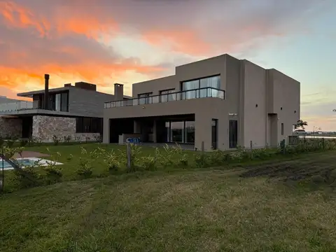 Terreno en Venta 24  mts Frente