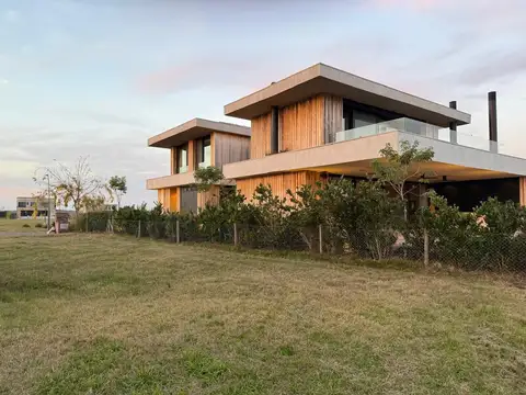 Terreno en Venta en Puertos - Barrio Costas, USD 250.000