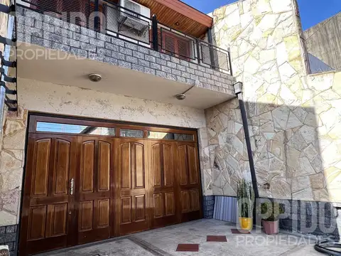 Casa en Venta en Isidro Casanova, USD 120.000