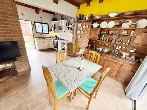 Casa 5 ambientes con 3 baños
