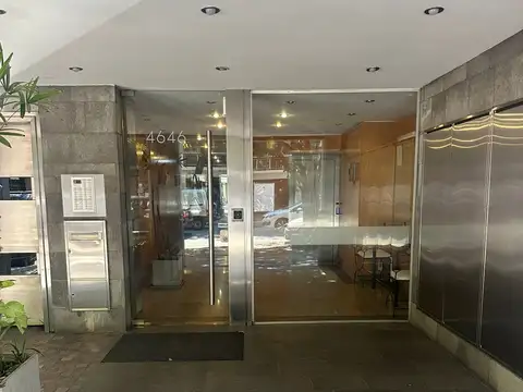 Excelente monoambiente al contrafrente con balcón 8 piso, vista panoramica, muy luminoso. Cocina separada totalmente equipada, lavadero, aire acondixionado y calefacción por radiadores con caldera individual.