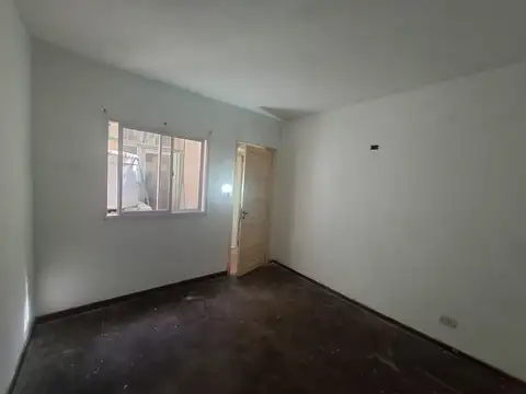 Depto Tipo Casa en Alquiler en Bernal Oeste, $ 750.000