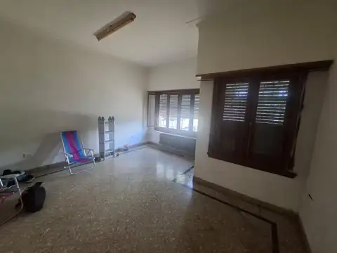 Depto Tipo Casa en Alquiler de 4 ambientes