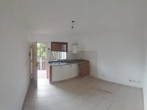 Los Tulipanes 200, Piso 1