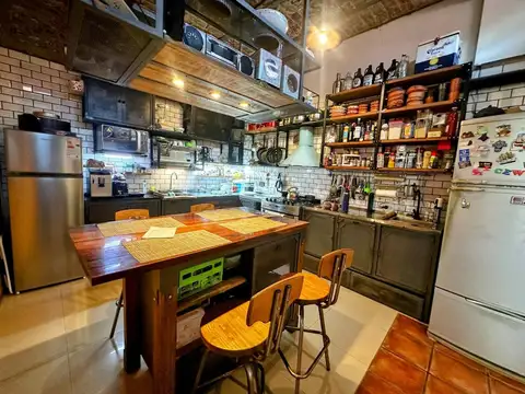 Casa en Venta con 2 cocheras