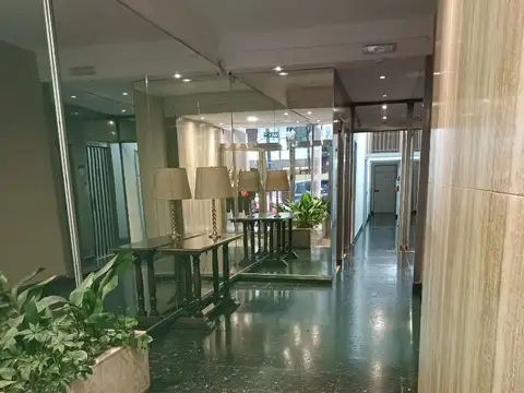 French 2300, Piso 7