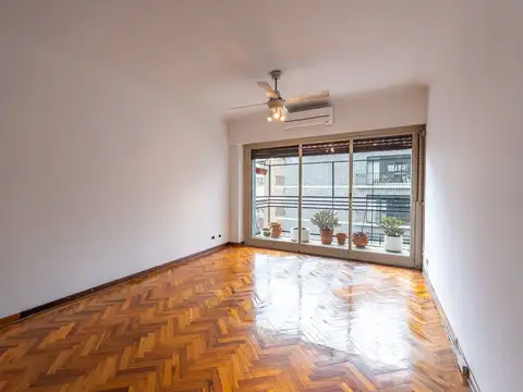 Venta semi piso 4 ambientes con balcon en Belgrano