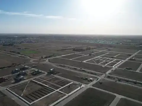 Lote en venta en campos de manantiales 405 m2  mz6