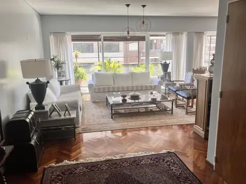 Exclusivo Piso de Categoría de 160 m2 con Cochera | Barrancas de Belgrano
