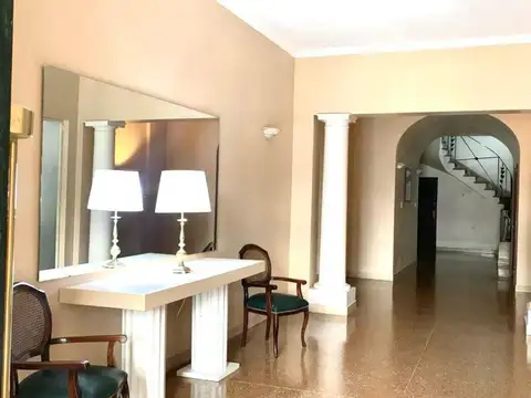 Excelente S/piso, Frente, Vista Hotel Alvear y Arboleda, Edificio Señorial de Mucho Nivel, Impecable