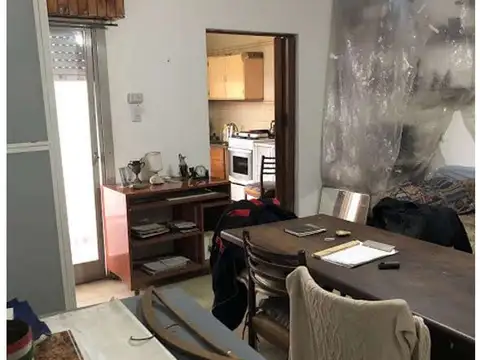 Casa 4 ambientes con 2 baños