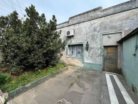 VENTA CASA A RECICLAR 4 AMBIENTES EN LANÚS
