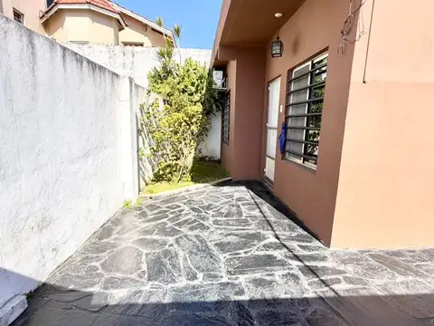 Depto Tipo Casa en Venta en Bernal, USD 93.000