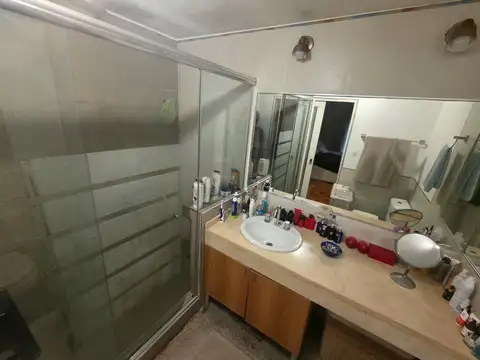 Casa 6 ambientes con 4 baños