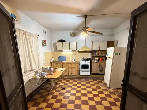 Casa 5 ambientes con 1 baño