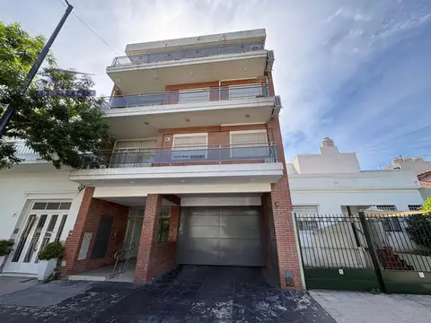 Excelente 2 amb. lateral con balcón