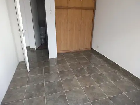 Departamento en Alquiler en Villa Sarmiento, $ 420.000