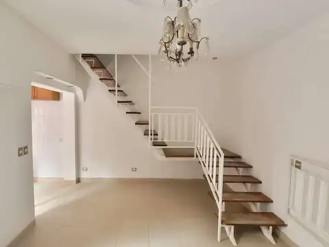 Depto Tipo Casa 4 ambientes con 1 baño