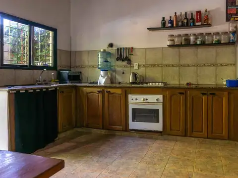 CASA 4 DORMITORIOS EN VENTA , CITY BELL.