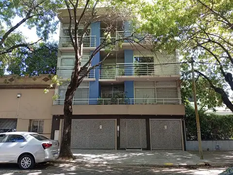 Un ambiente muy luminoso, nuevo, con cochera fija