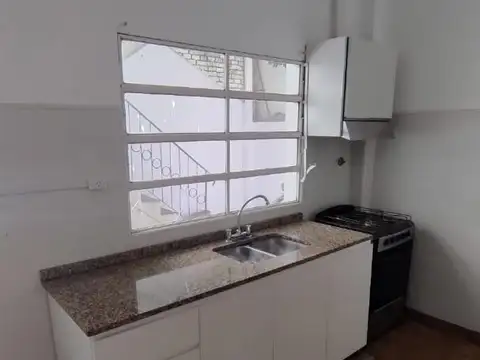 PH POR PASILLO :: 3 AMBIENTES :: CON PATIO :: CONSULTE