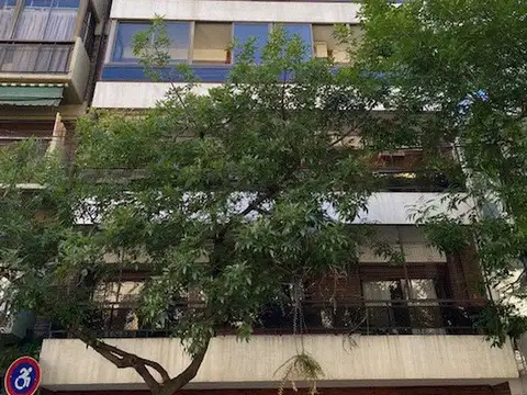 Excelente semi piso al frente con balcon terraza y COCHERA FIJA. Melo y Av. Coronel Díaz