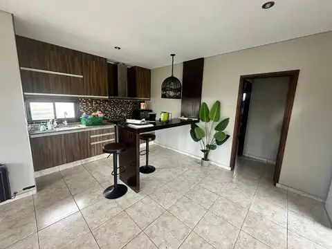 Casa en Alquiler con 1 cochera