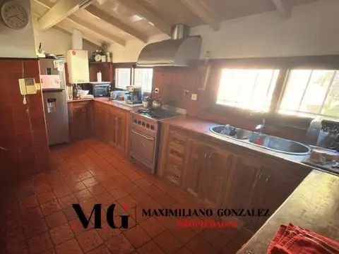 Casa en Venta con 2 cocheras