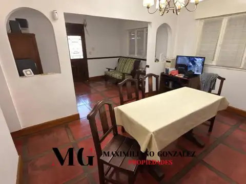 Casa 5 ambientes con 2 baños