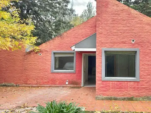 EXCELENTE OPORTUNIDAD CASA 3 AMBIENTES EN VENTA EN COUNTRY CLUB EL POTRERO sobre TERRENO de 500 m2