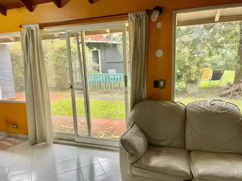 Casa 3 ambientes con 2 baños