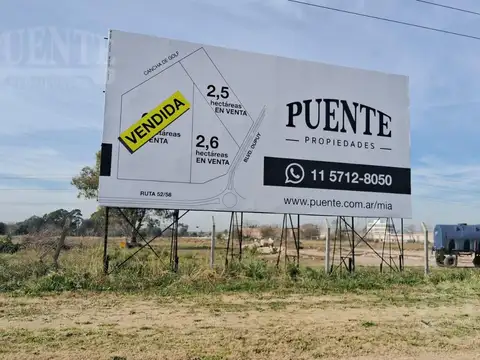 Fracción comercial sobre ruta y en esquina 