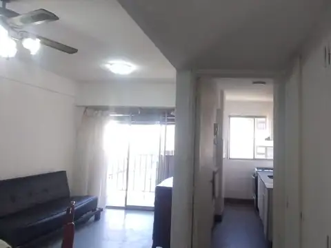 CALLE CORDOBA   AL 1.600   entre SAN MARTIN  y luro     2/AMB A LA CALLE CON BALCON