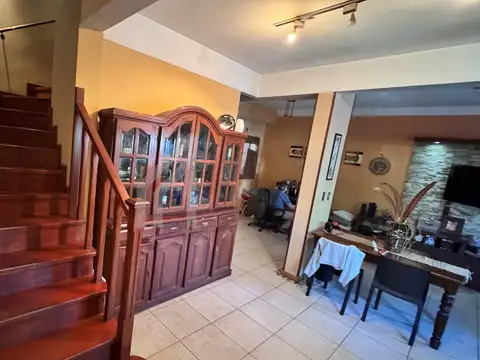 Depto Tipo Casa en Venta de 3 ambientes