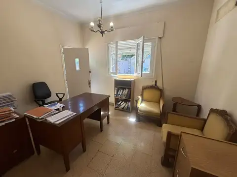 CASA CENTRICA DE 5 HABITACIONES 5 BAÑOS. CAPITAL
