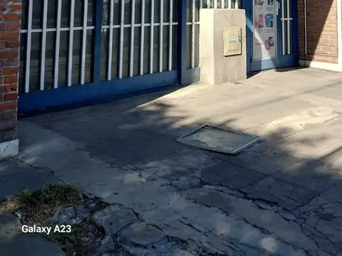 Galpón accesos rápidos  250m2