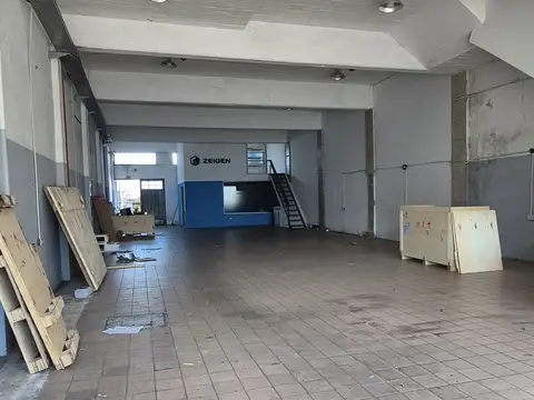 Galpón accesos rápidos  250m2