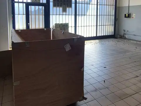 Galpón accesos rápidos  250m2
