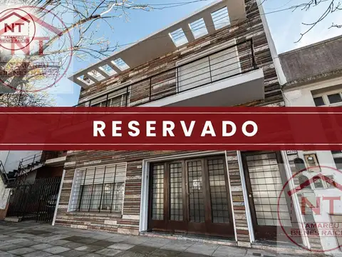 PH de 9 amb. cochera, ptios y tza propia. 333m2 totales. Devoto
