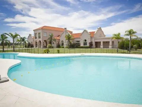 LOTE EN VENTA EN BARRIO AREA 60