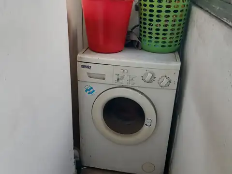 DEPARTAMENTO DE 4 AMBIENTES CON BALCON EN FLORESTA