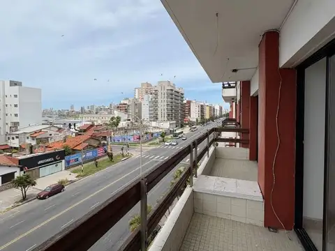 Departamento en Alquiler en La Perla Sur, USD 1.200