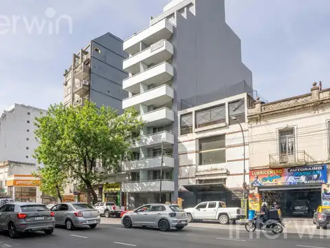Córdoba y Godoy Cruz - Local Comercial
