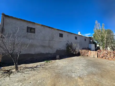 Galpon con Vivienda Parque Liviano