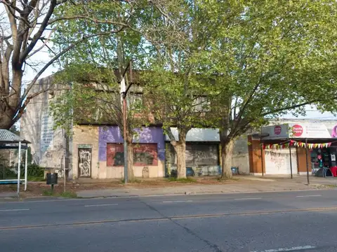 LOTE 699M2 EN VTA C 2 LOCALES+DEPTO+PARQUE+ CASA 