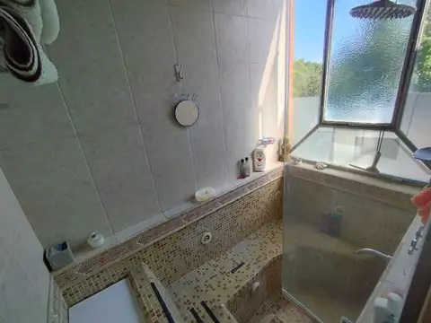 Casa en Venta, solida de  3 dormitorios