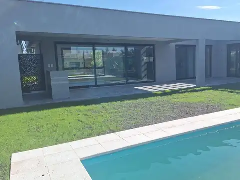 Casa en Venta en Carrodilla La Puntilla, USD 340.000