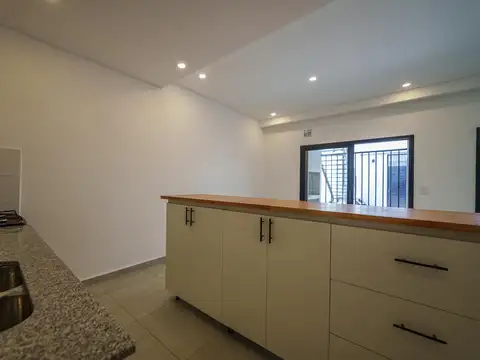 Departamento tres ambientes en planta baja a la venta en lujan