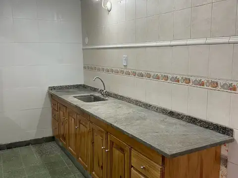 José C. Paz 500, Piso PB