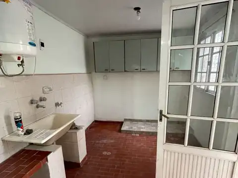 Depto Tipo Casa en Alquiler con 1 cocheras
